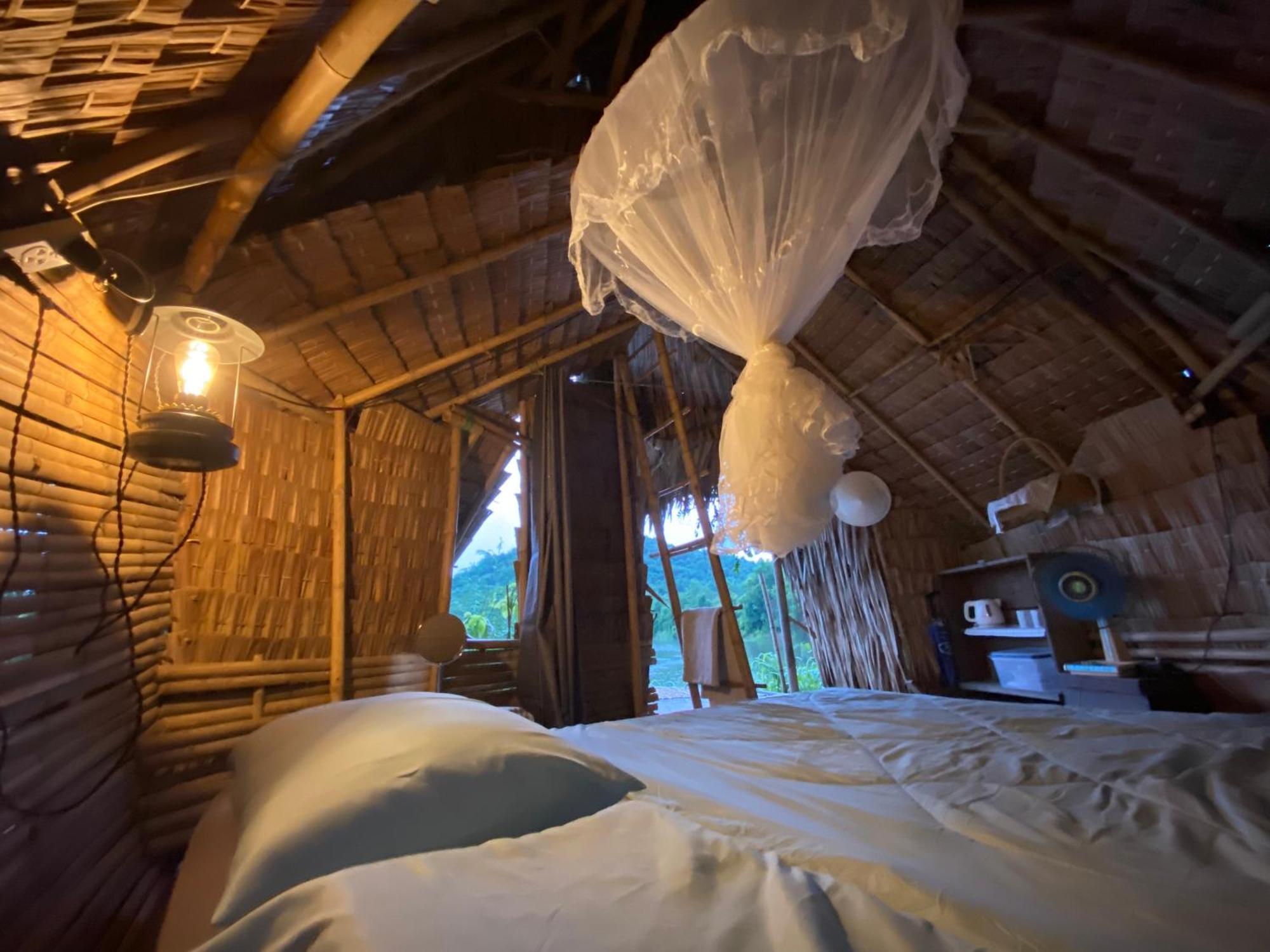 Отель Royal Mountain Hut Ratchaburi Экстерьер фото
