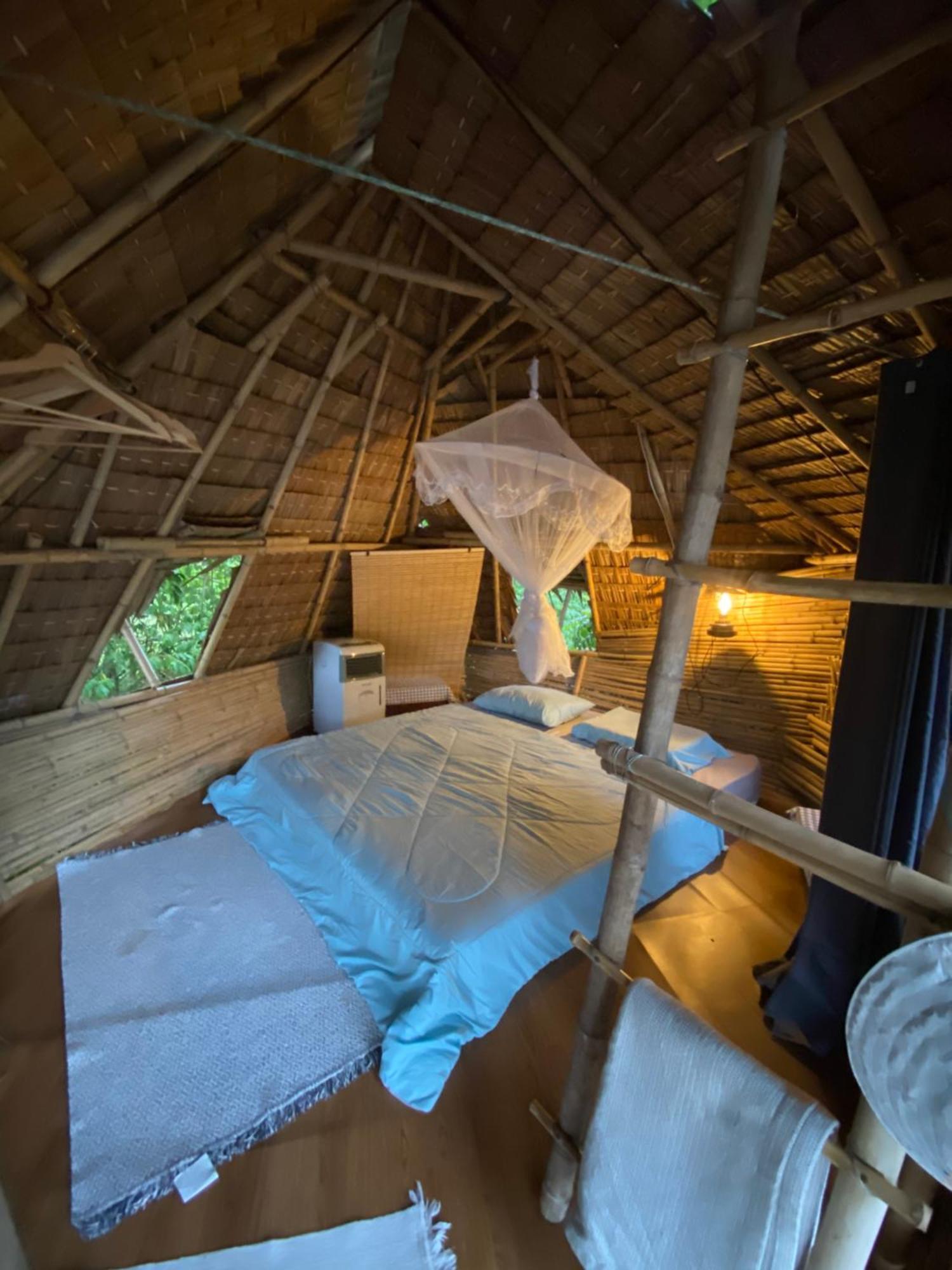 Отель Royal Mountain Hut Ratchaburi Экстерьер фото