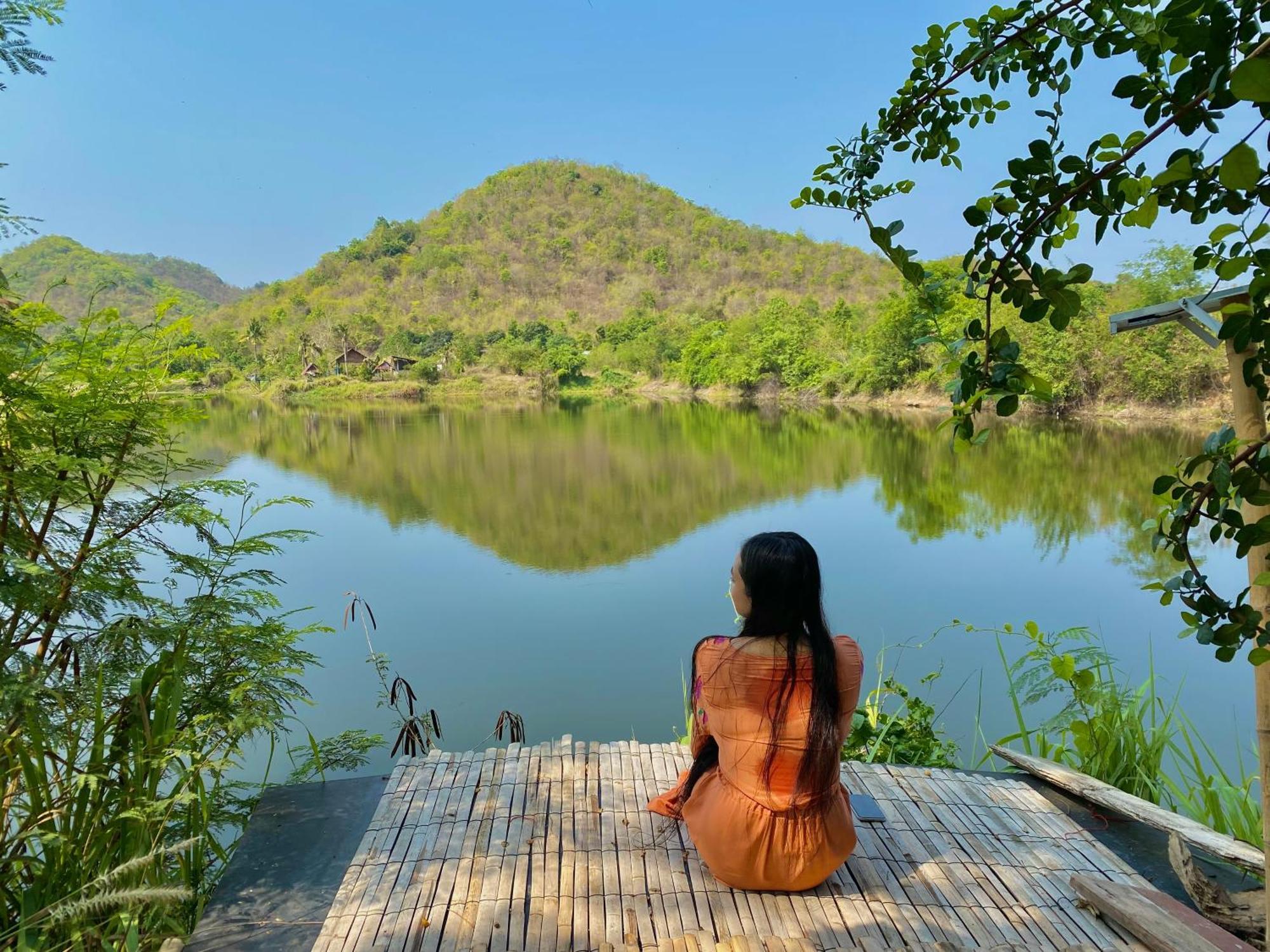 Отель Royal Mountain Hut Ratchaburi Экстерьер фото