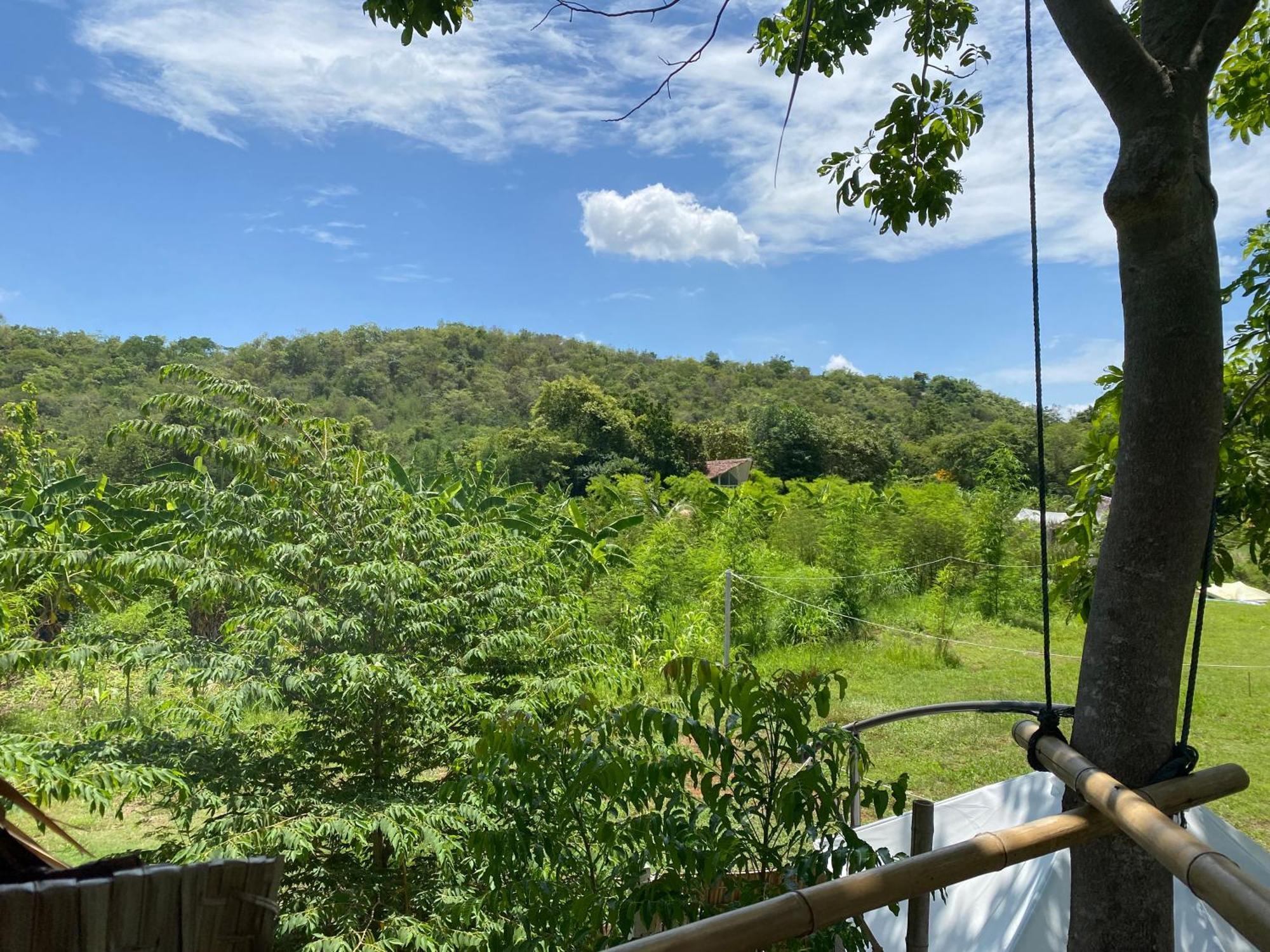 Отель Royal Mountain Hut Ratchaburi Экстерьер фото