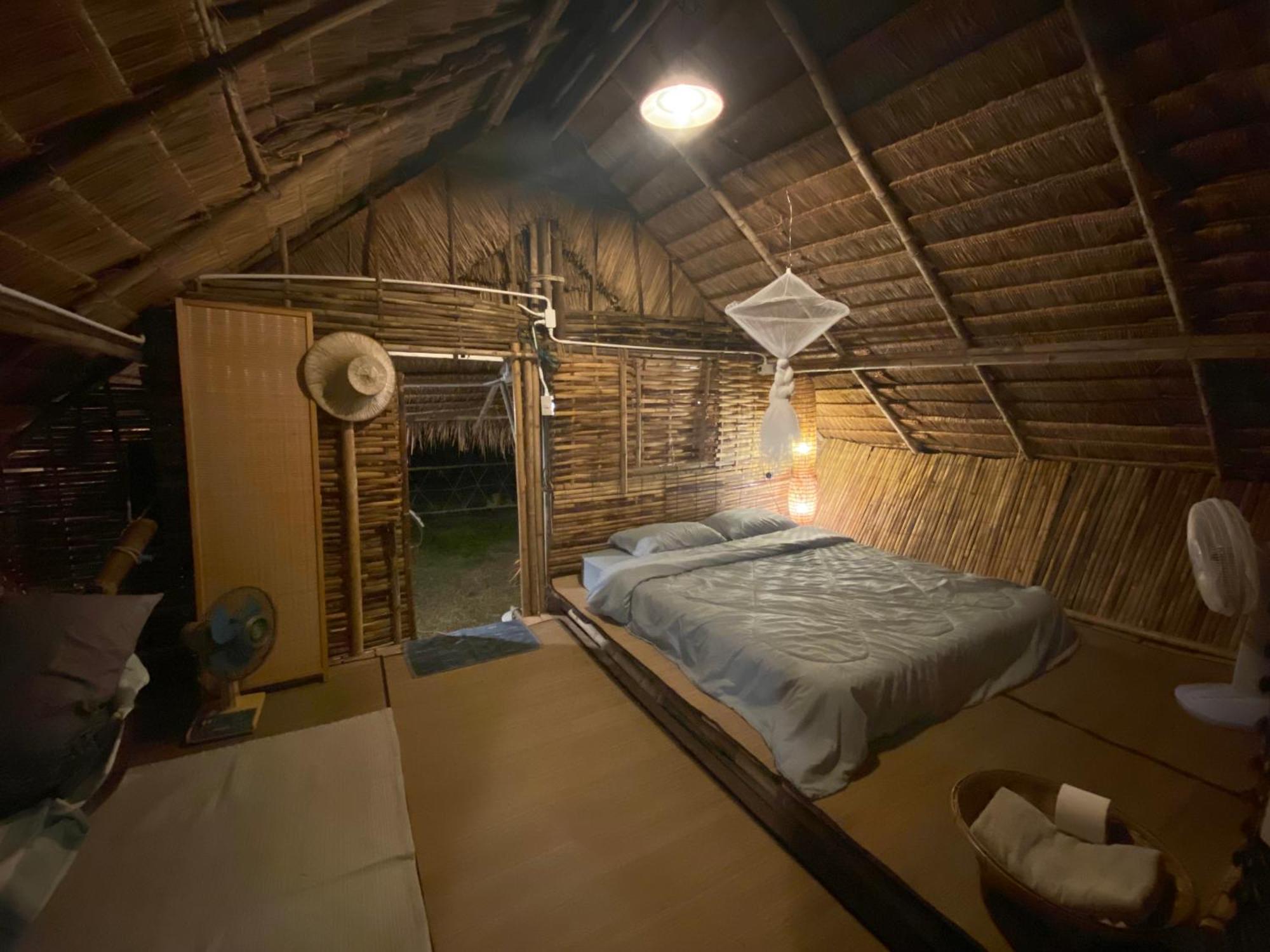 Отель Royal Mountain Hut Ratchaburi Экстерьер фото