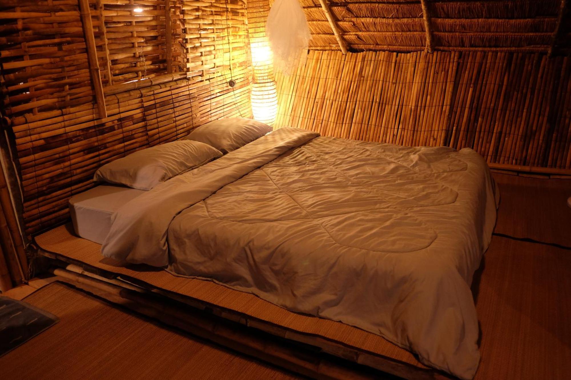 Отель Royal Mountain Hut Ratchaburi Экстерьер фото