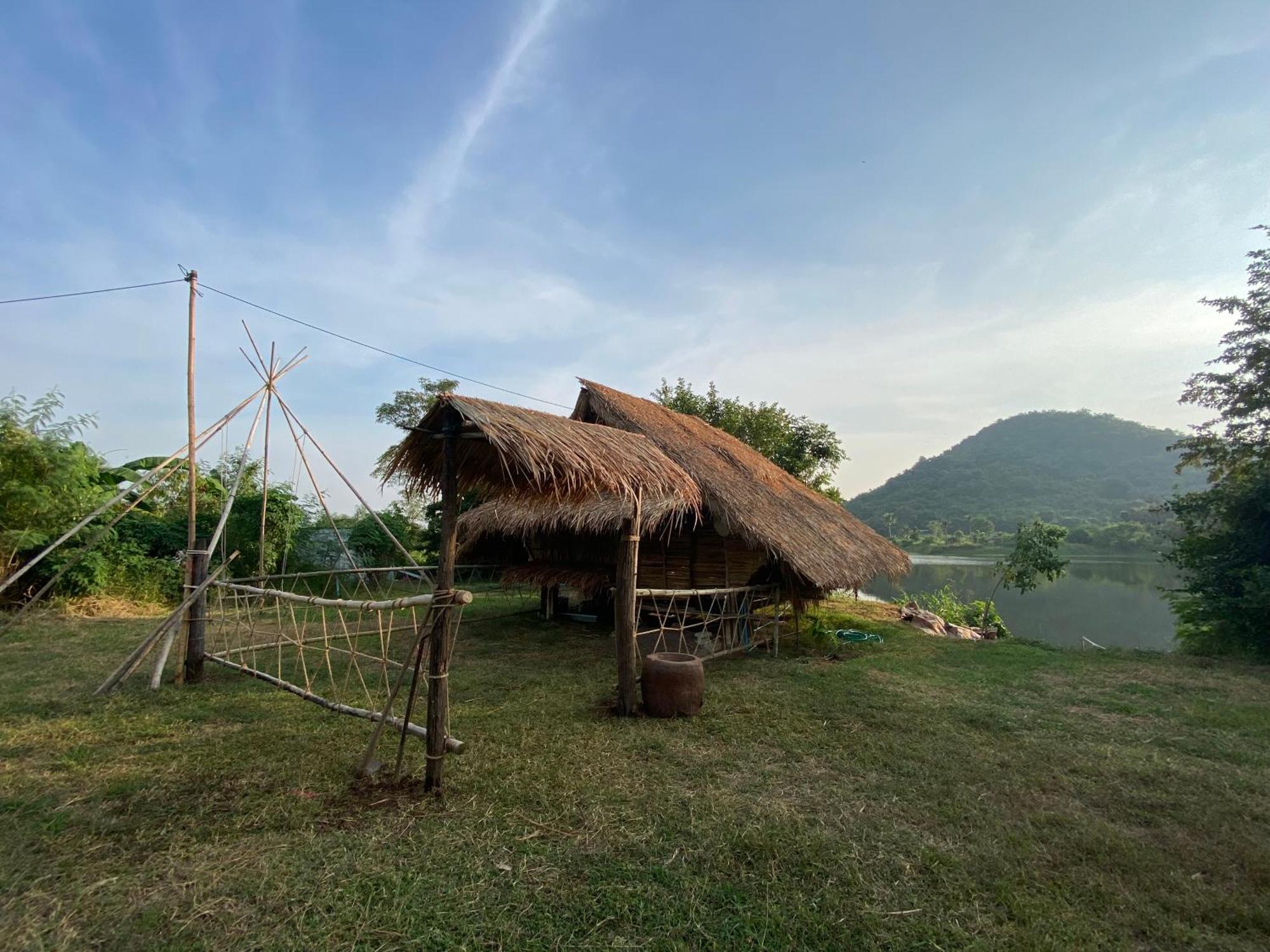 Отель Royal Mountain Hut Ratchaburi Экстерьер фото