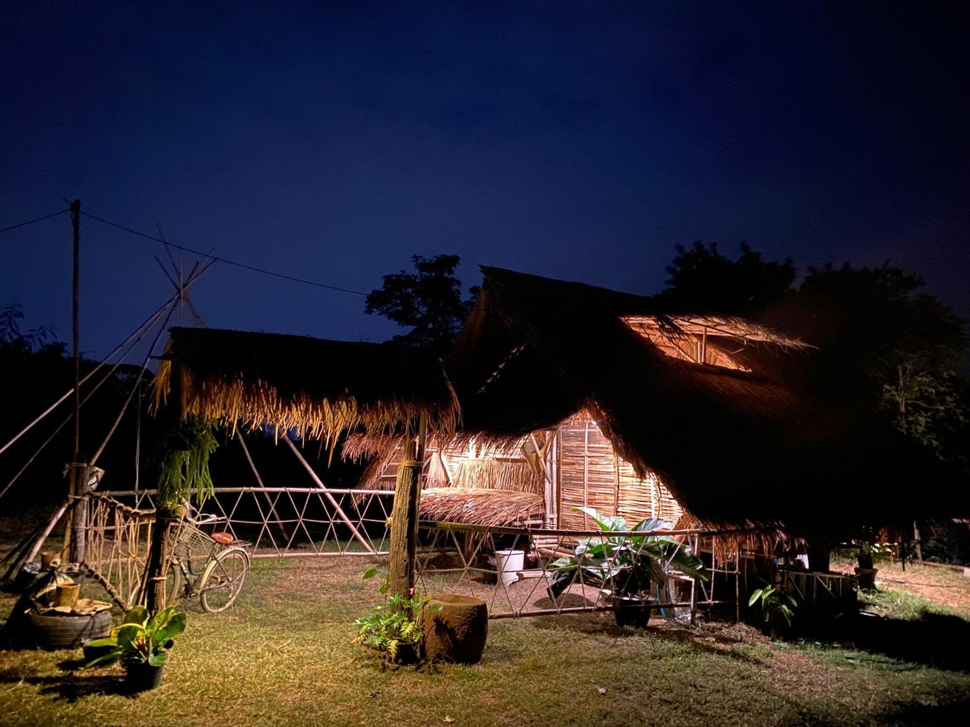 Отель Royal Mountain Hut Ratchaburi Экстерьер фото