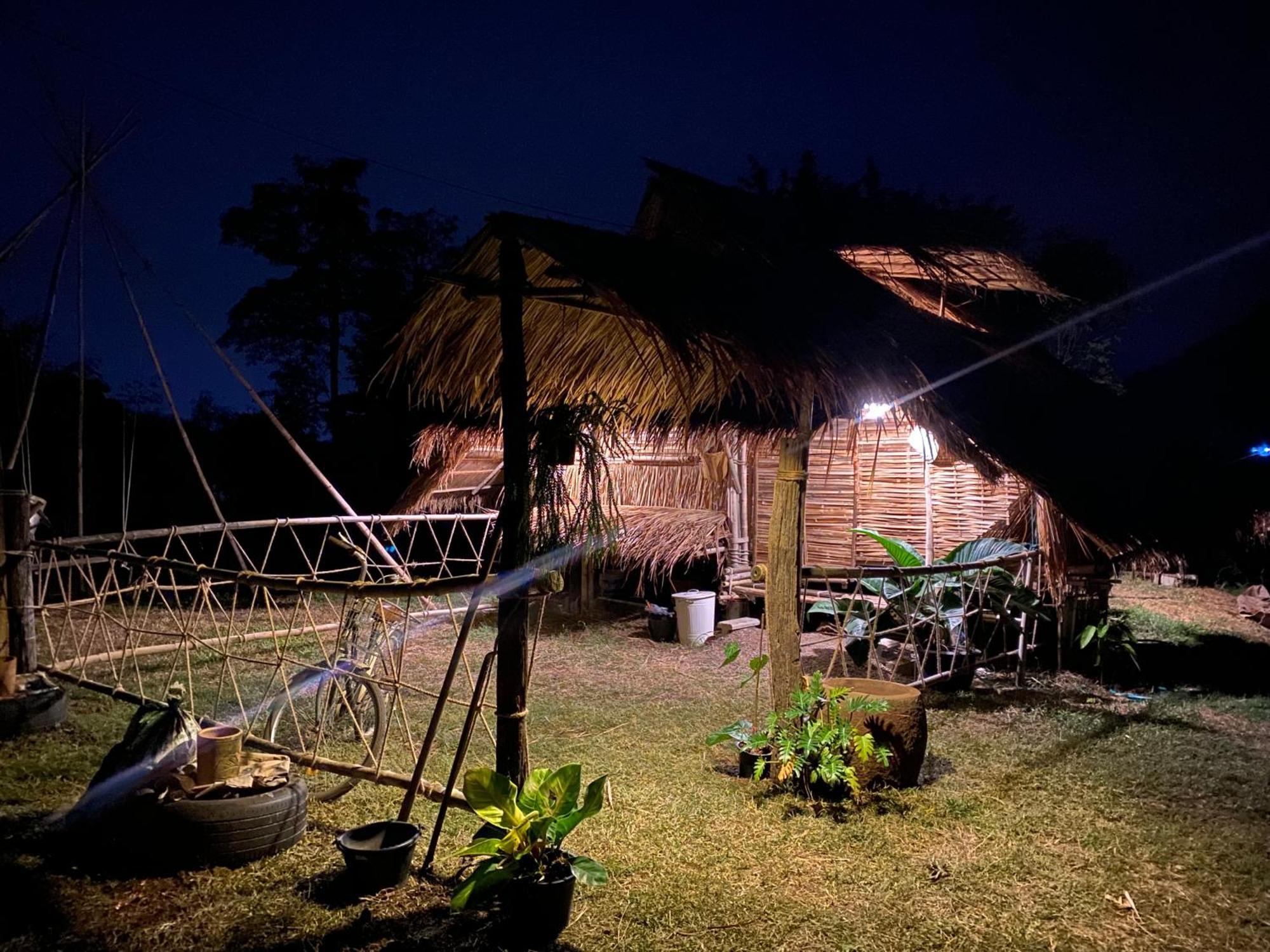Отель Royal Mountain Hut Ratchaburi Экстерьер фото