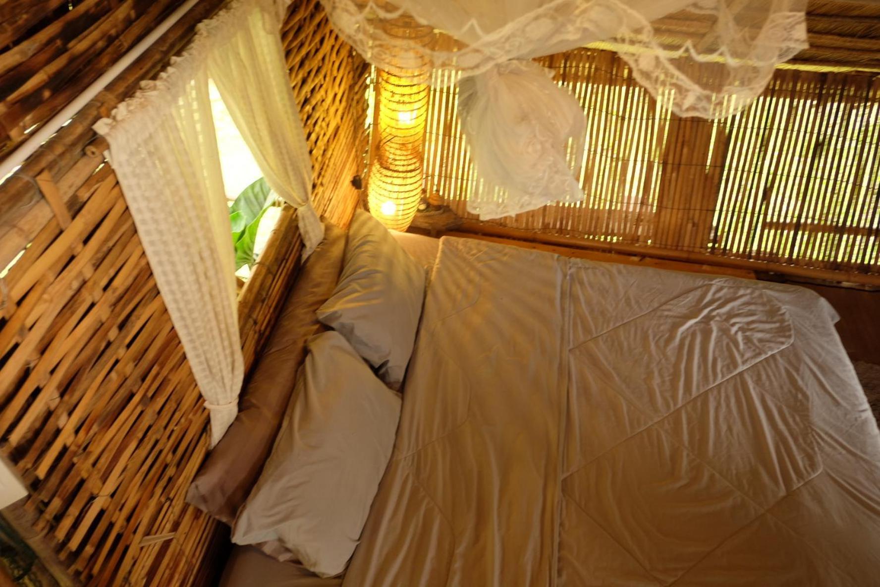 Отель Royal Mountain Hut Ratchaburi Экстерьер фото